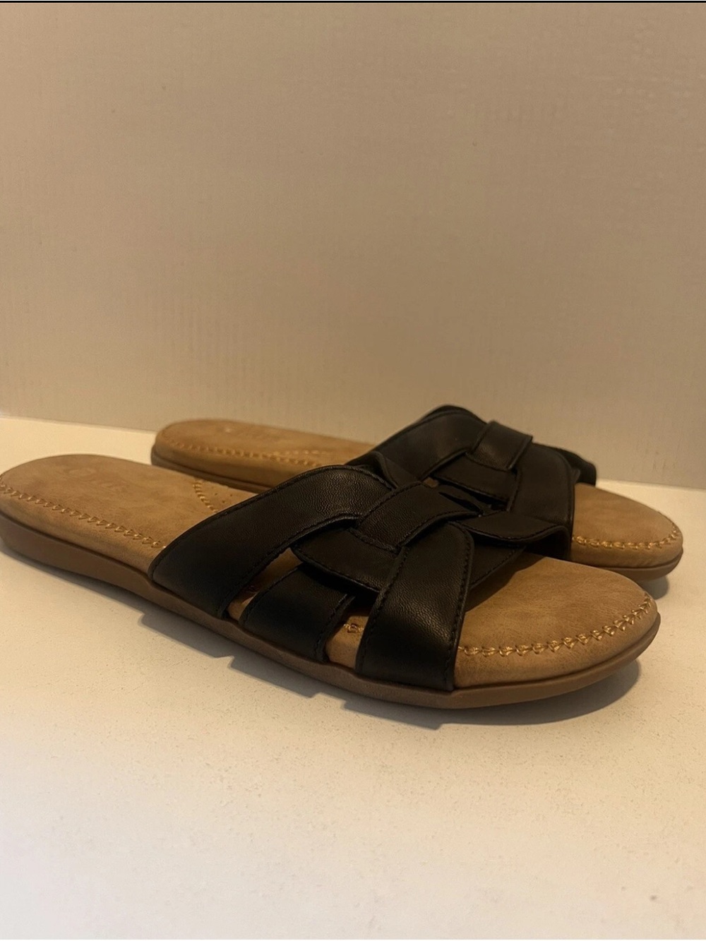 Cliffs White Mountain Black Leather Slide Sandals